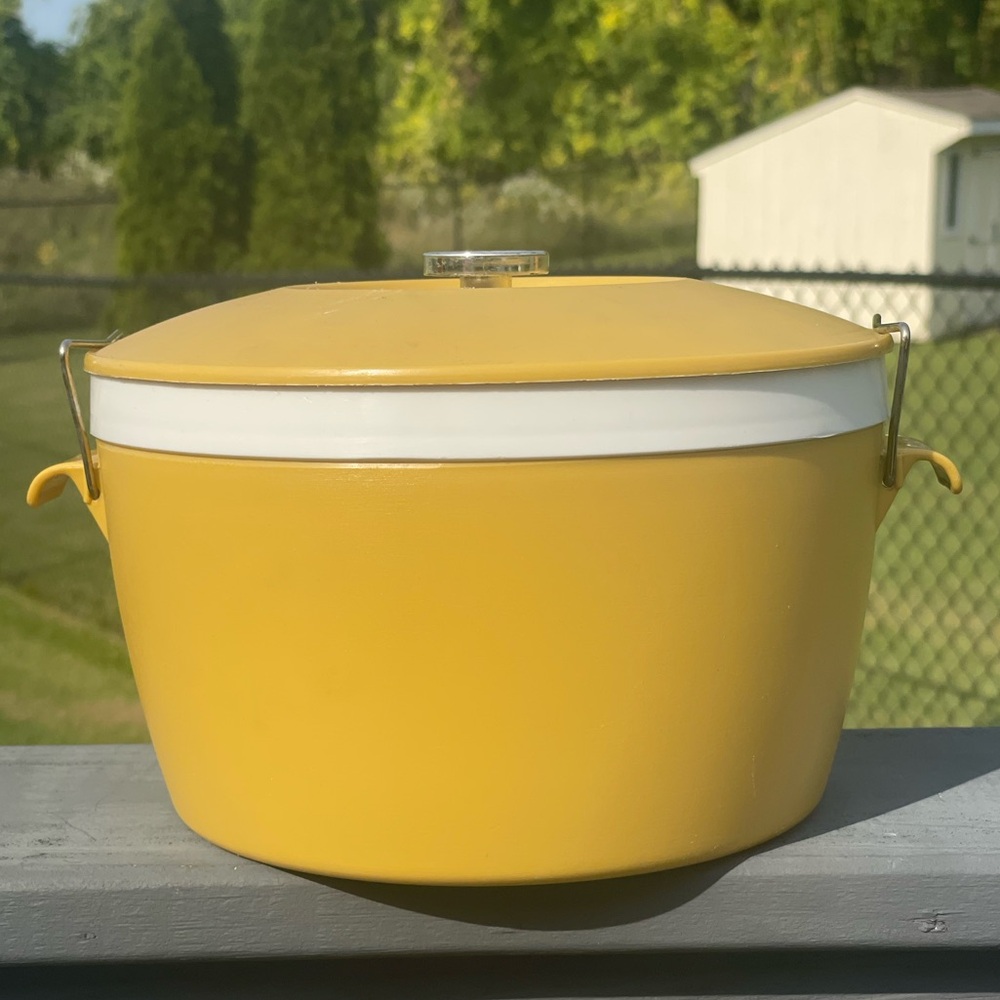 Vintage Mustard Yellow Royal Satin Therm-O-Ware Ice Bucket With Lid Unbreakable